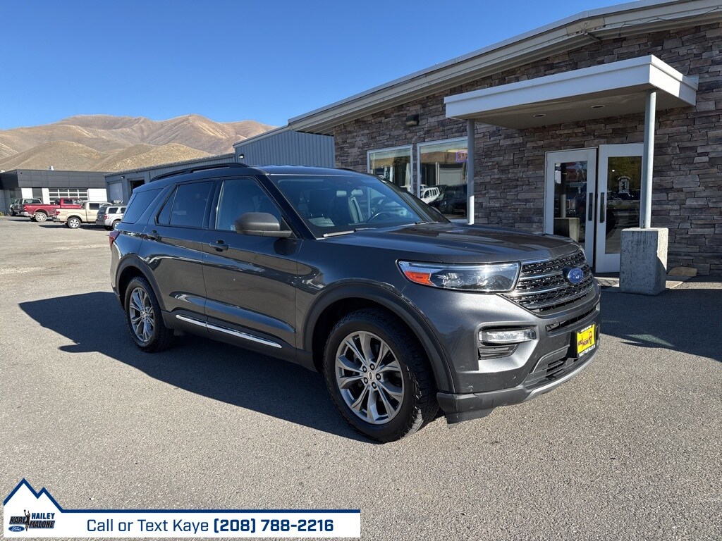 2020 Ford Explorer XLT photo 2