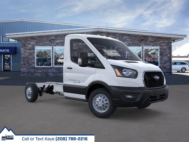 2025 Ford Transit Cutaway Base - Photo 7