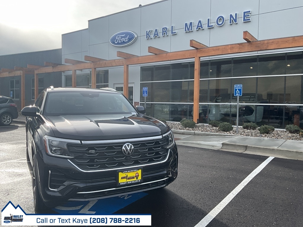 2024 Volkswagen Atlas Cross Sport SEL Premium R-LINE's photo