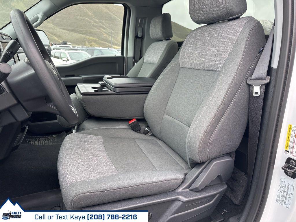 2025 Ford F-350 Super Duty XLT - Photo 9