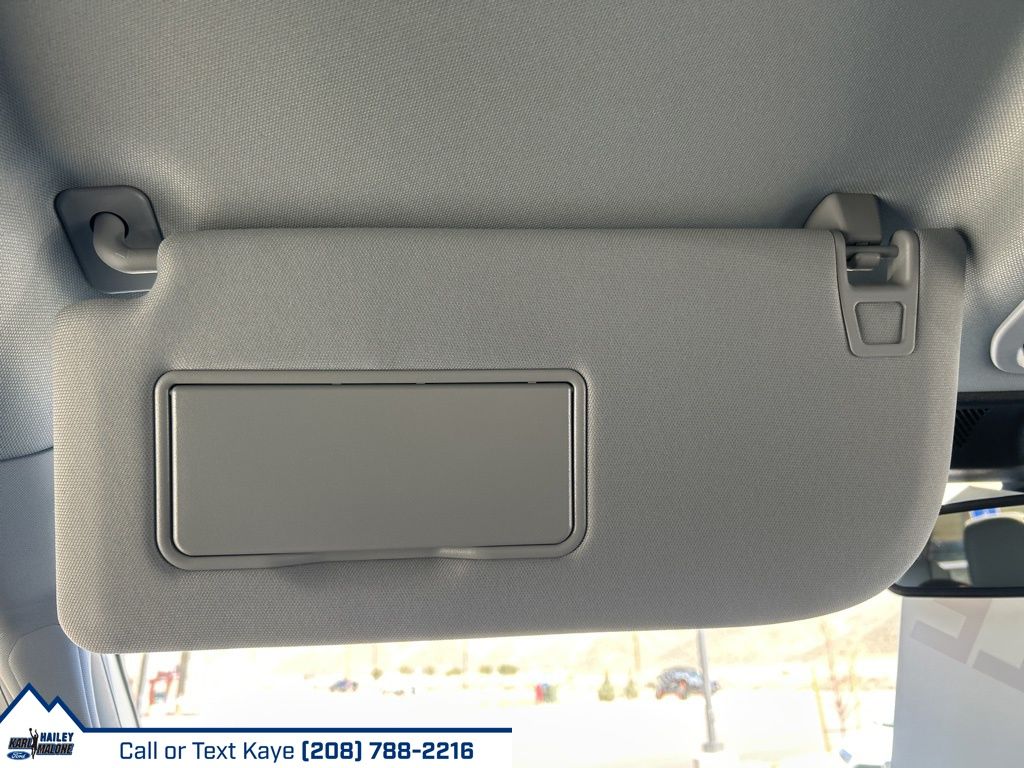 2025 Ford F-150 Lightning Flash - Photo 41
