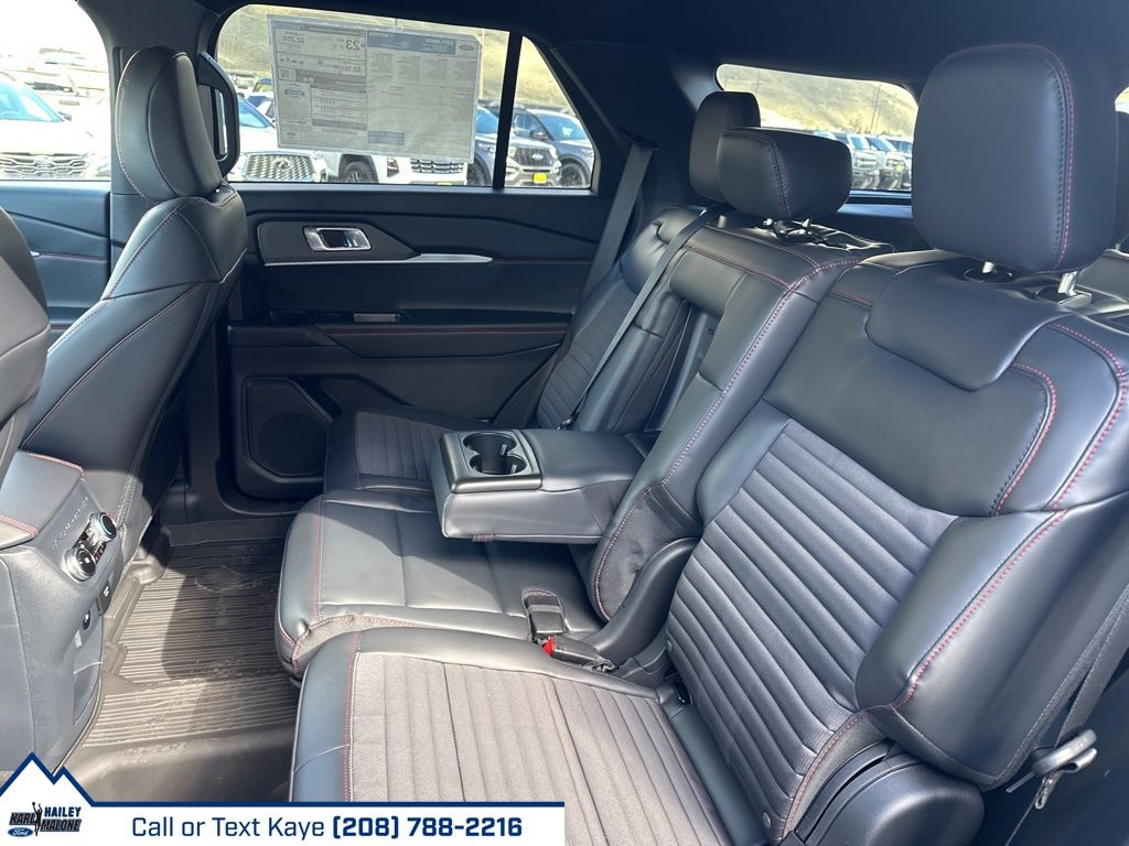 2026 Ford Explorer ST-Line - Photo 15