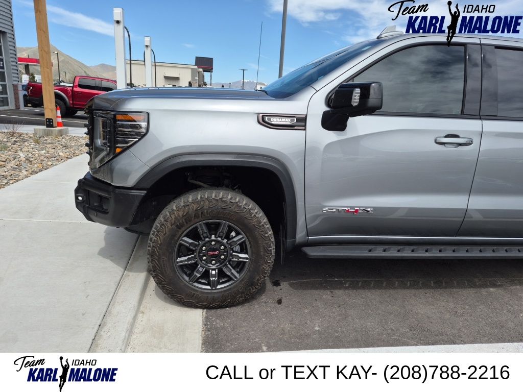 2025 GMC Sierra 4WD Crew Cab Short Box AT4X's photo