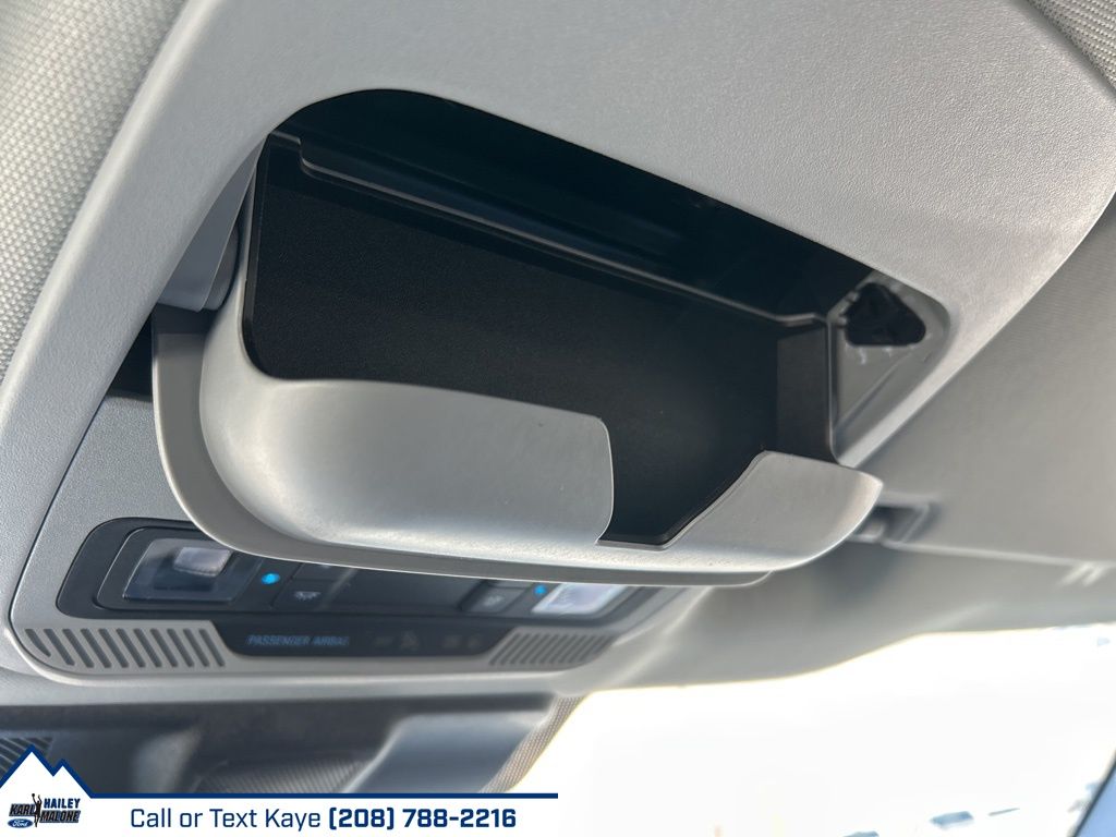 2025 Ford F-150 Lightning Flash - Photo 39