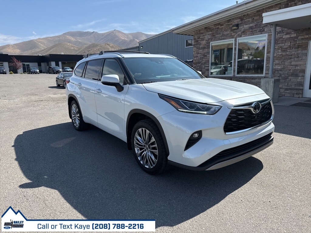 2022 Toyota Highlander Platinum photo 2