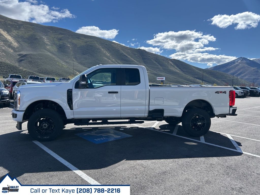 2026 Ford F-350 Super Duty XL - Photo 4