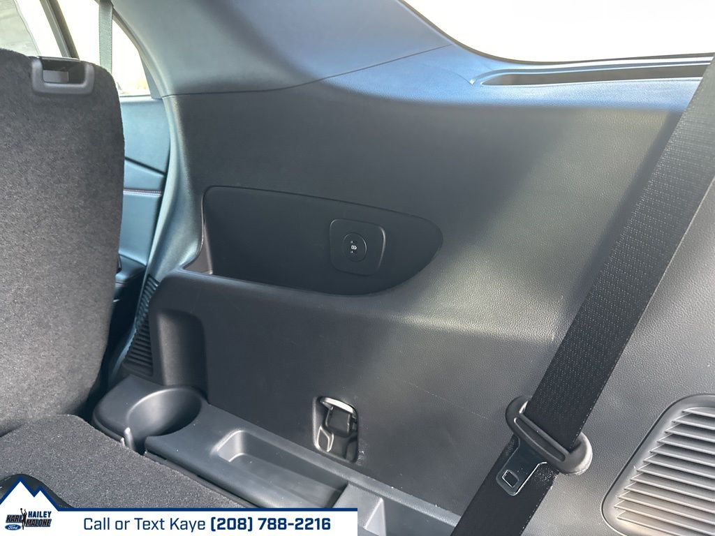 2026 Ford Explorer ST-Line - Photo 7