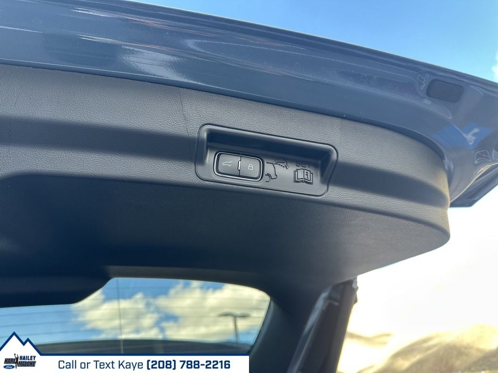 2026 Ford Explorer ST-Line - Photo 8