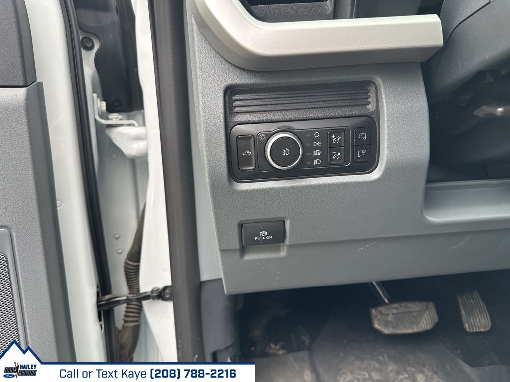 2025 Ford F-350 Super Duty XLT - Photo 15