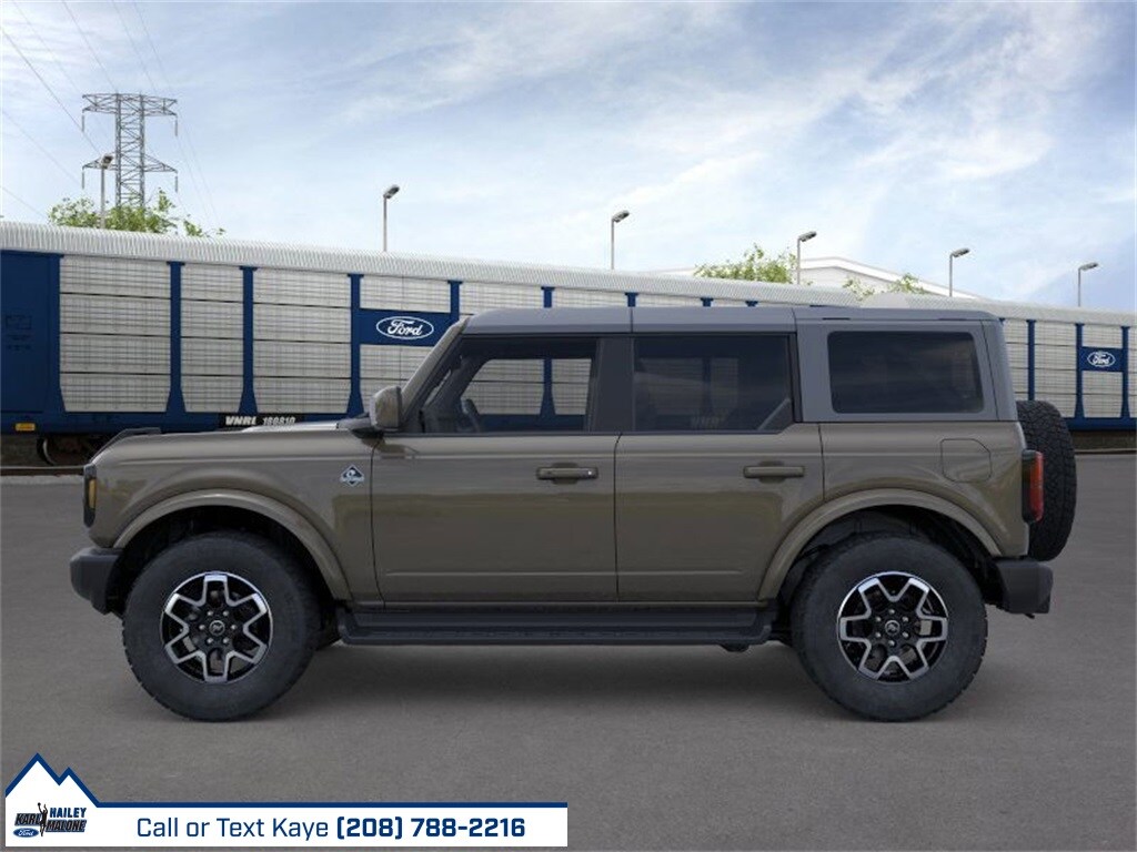 2025 Ford Bronco Outer Banks photo 3