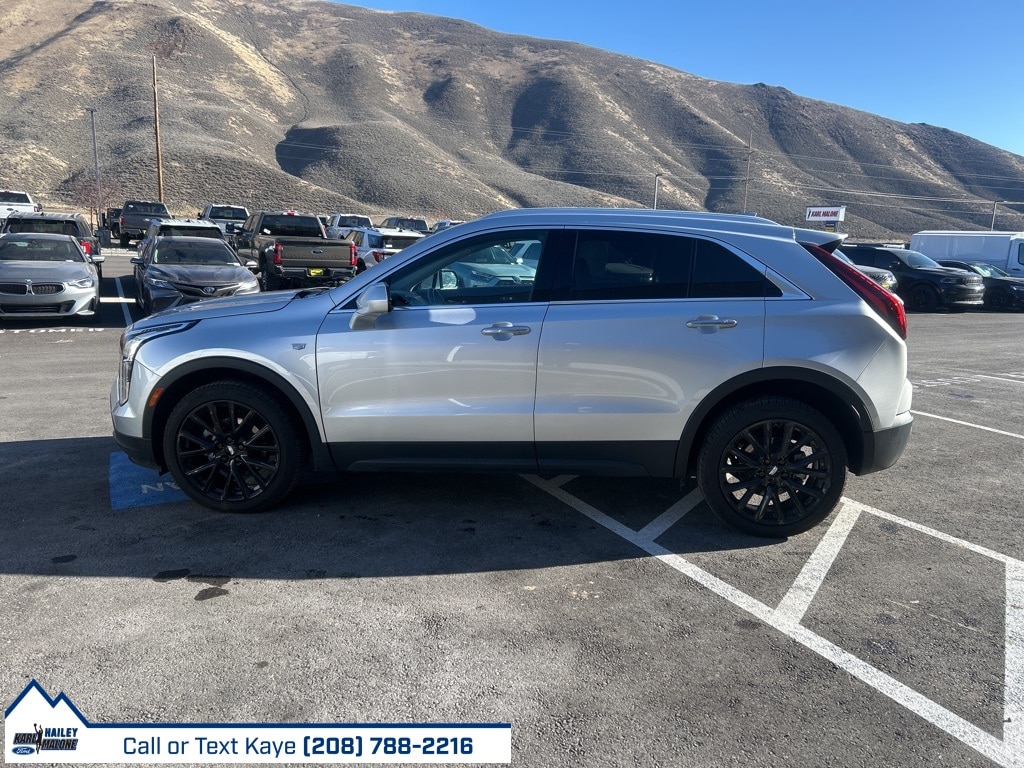 2022 Cadillac XT4 Luxury photo 3