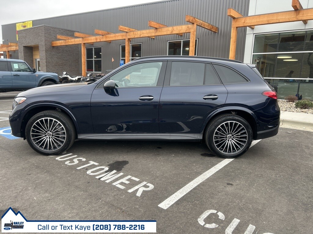 2023 Mercedes Benz GLC 300 4MATIC photo 4
