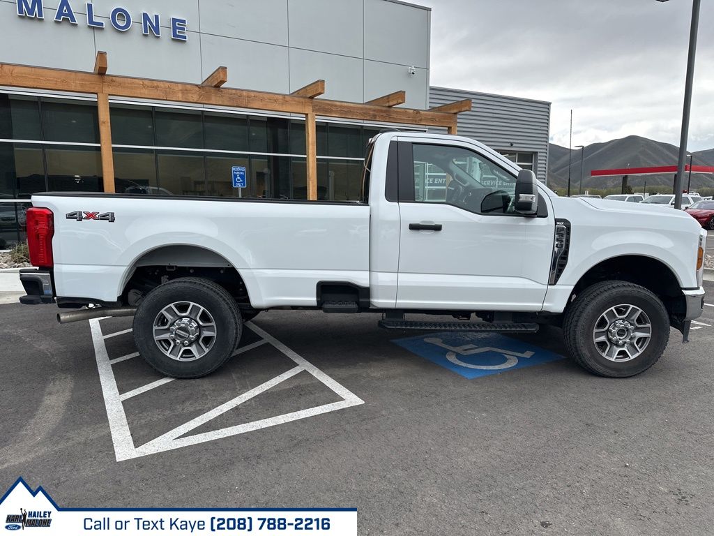 2025 Ford F-350 Super Duty XLT - Photo 3