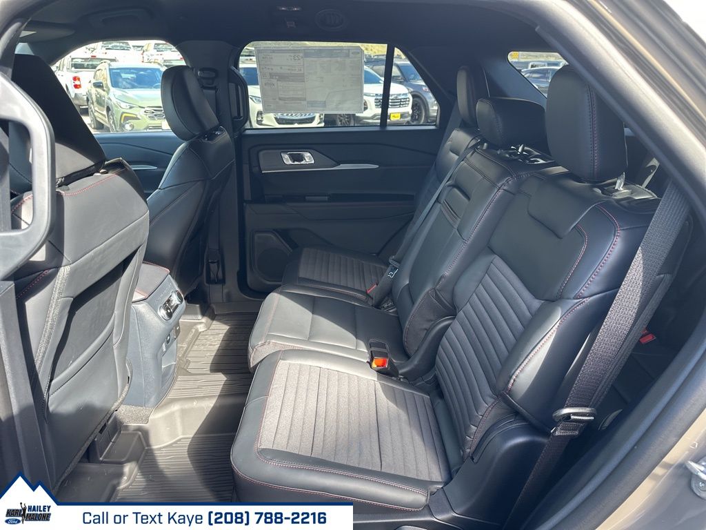 2026 Ford Explorer ST-Line - Photo 10