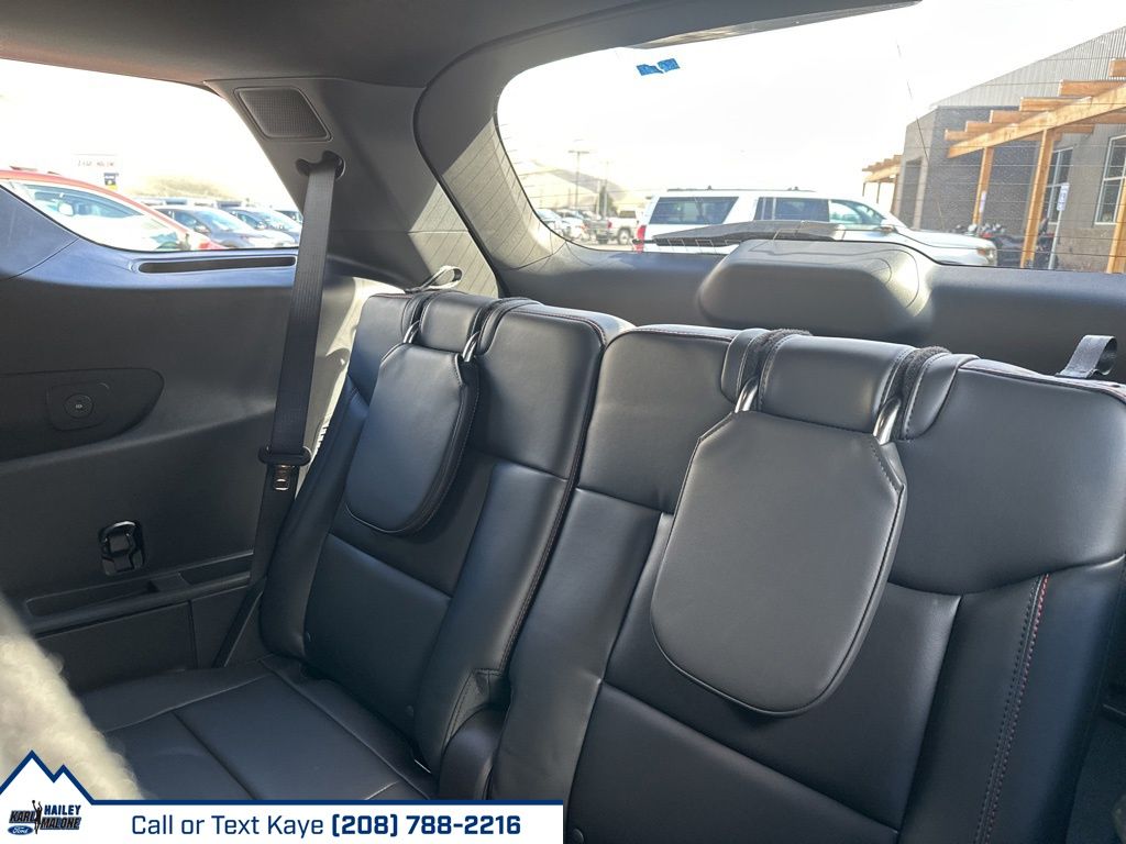 2026 Ford Explorer ST-Line - Photo 11