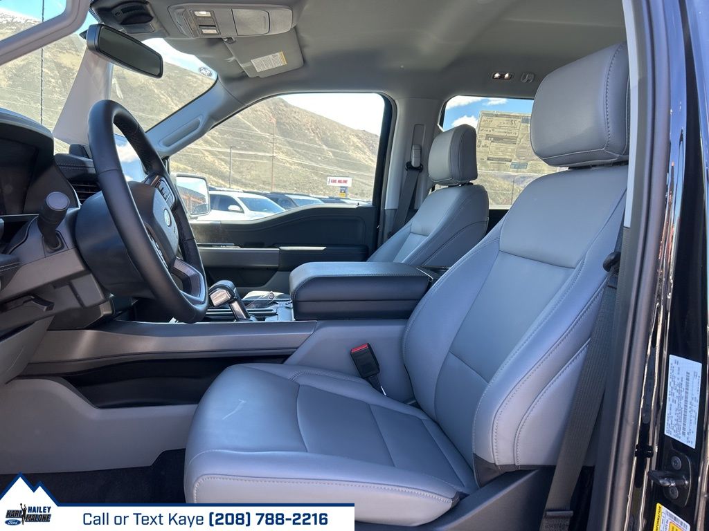 2025 Ford F-150 Lightning Flash - Photo 21