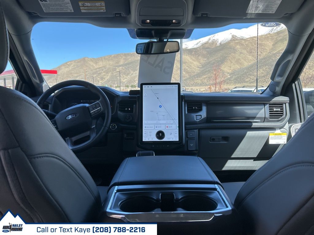 2025 Ford F-150 Lightning Flash - Photo 19