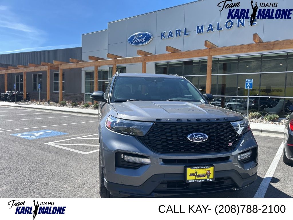 2021 Ford Explorer ST 4WD's photo