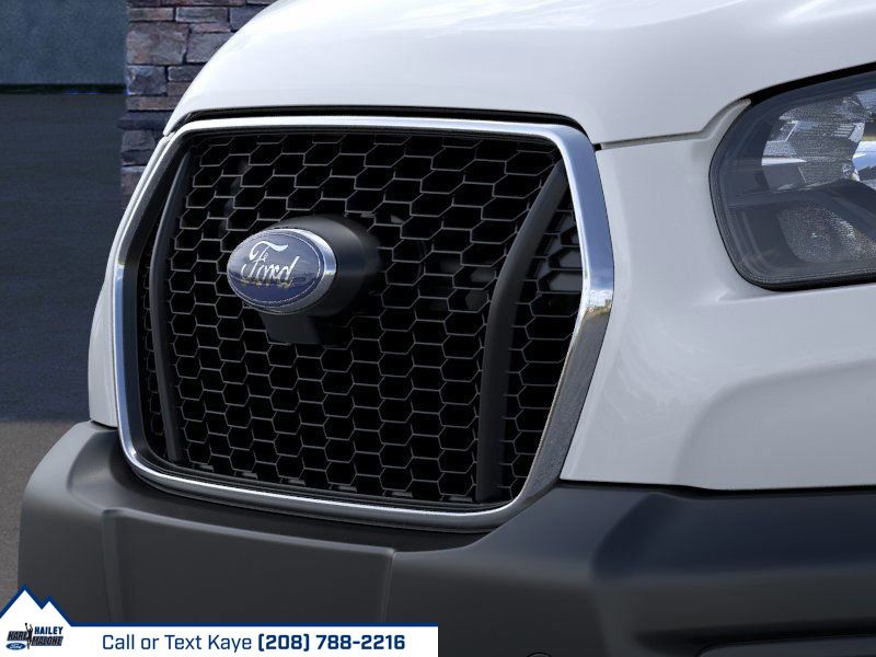 2025 Ford Transit Cutaway Base - Photo 17