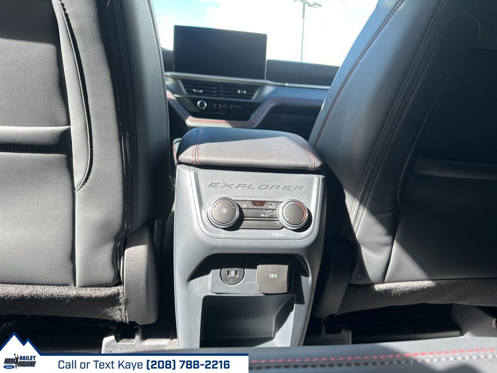 2026 Ford Explorer ST-Line - Photo 14