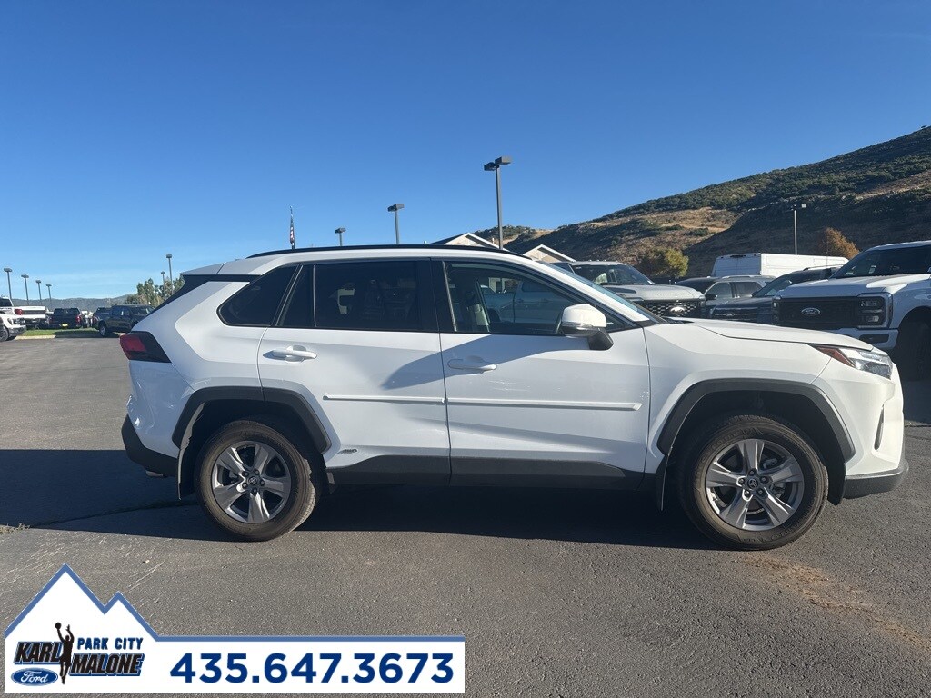 2023 Toyota RAV4 Hybrid LE photo 2