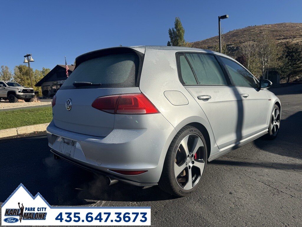 2016 Volkswagen Golf GTI SE Performance photo 3