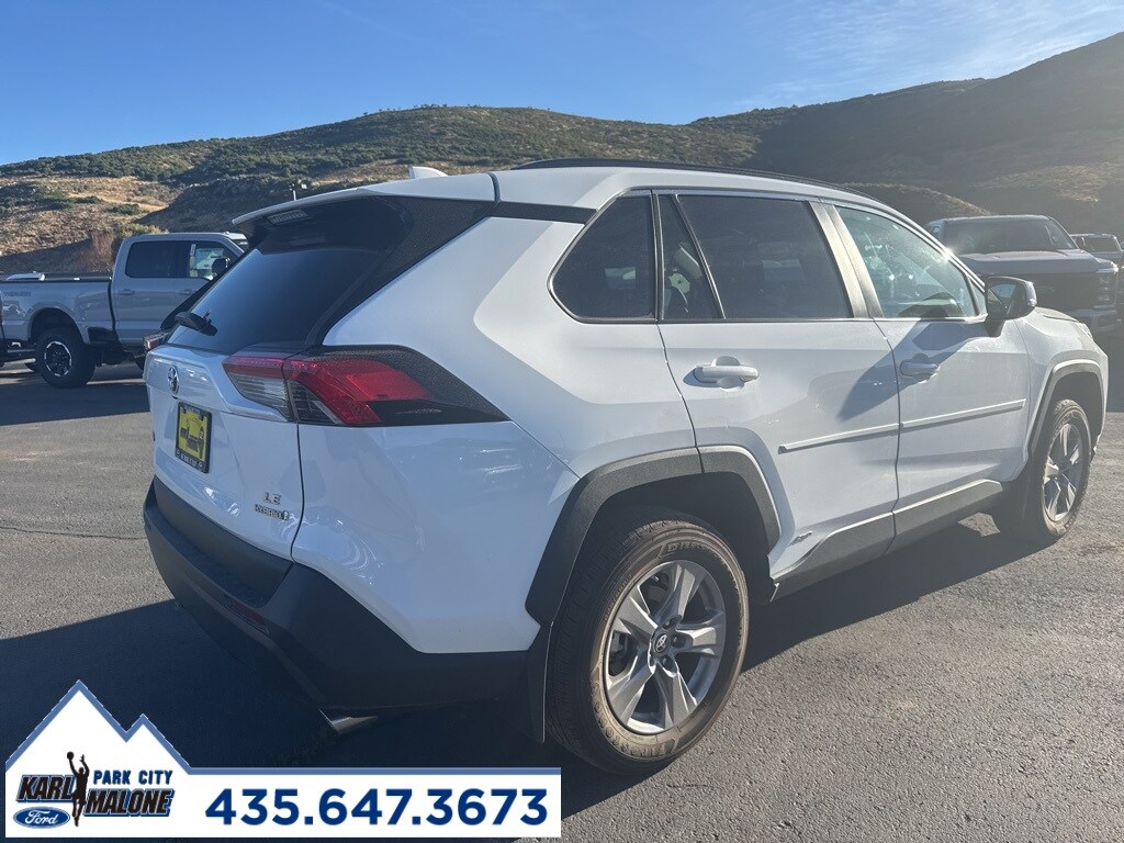 2023 Toyota RAV4 Hybrid LE photo 3