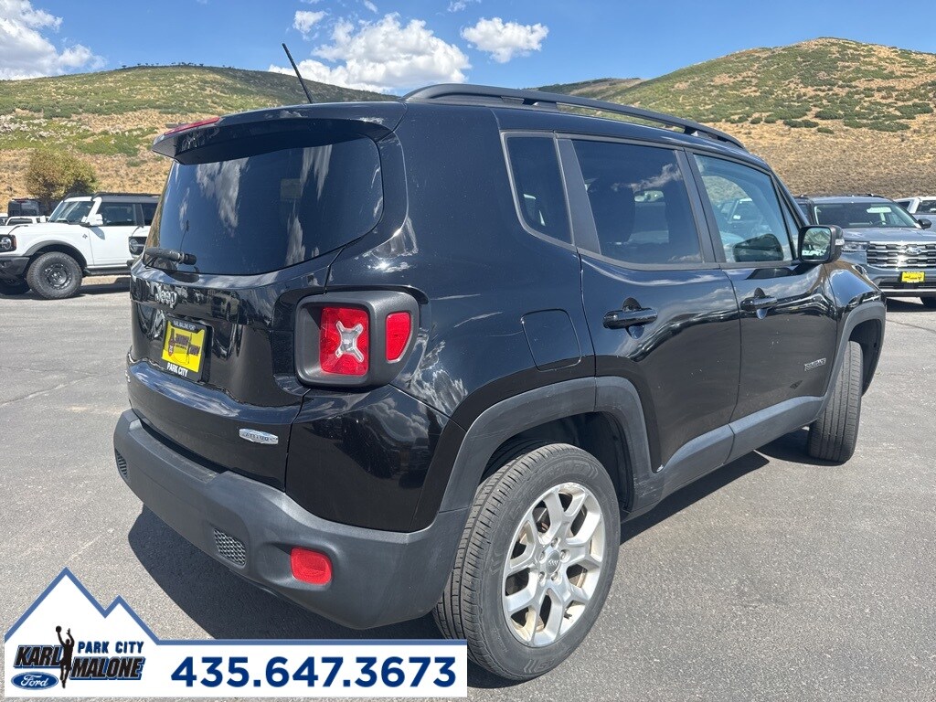 2016 Jeep Renegade Latitude photo 2