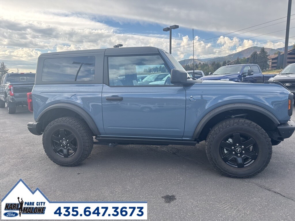 2024 Ford Bronco Black Diamond photo 2