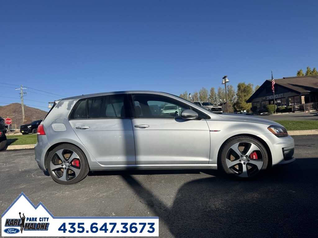 2016 Volkswagen Golf GTI SE Performance photo 2