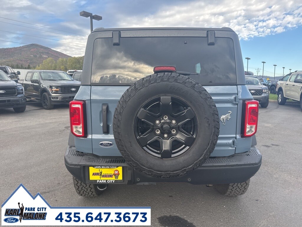 2024 Ford Bronco Black Diamond photo 4