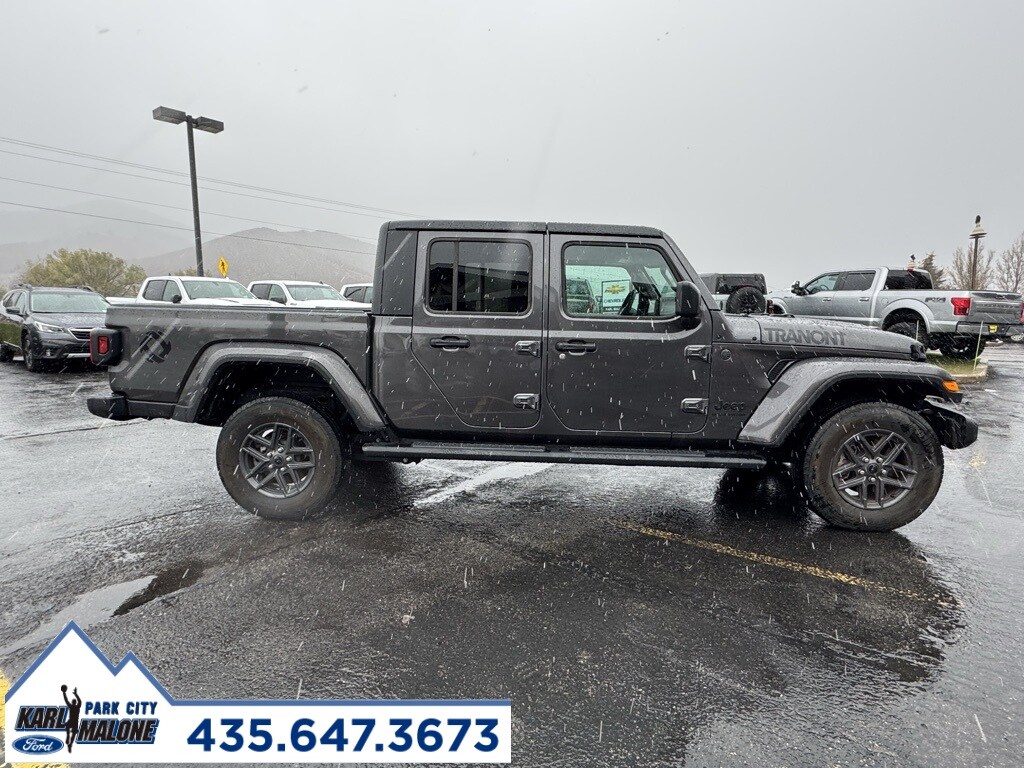 2024 Jeep Gladiator Sport photo 2