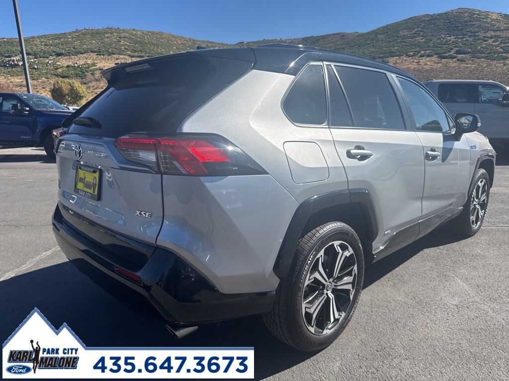 2022 Toyota RAV4 Prime XSE photo 3