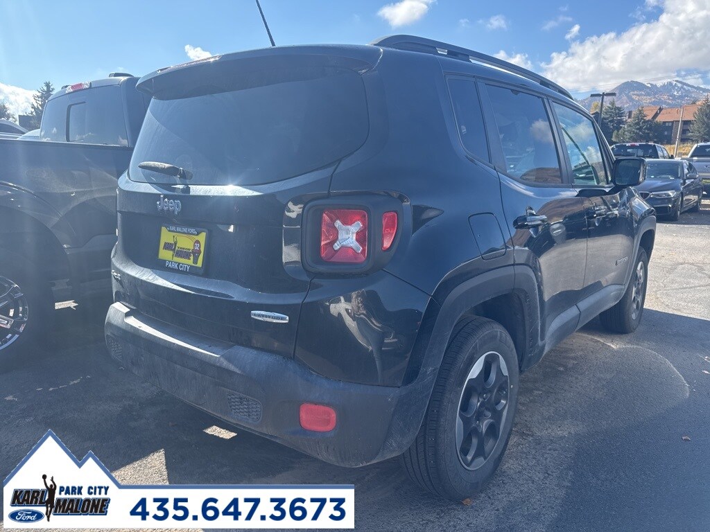 2016 Jeep Renegade Latitude photo 2