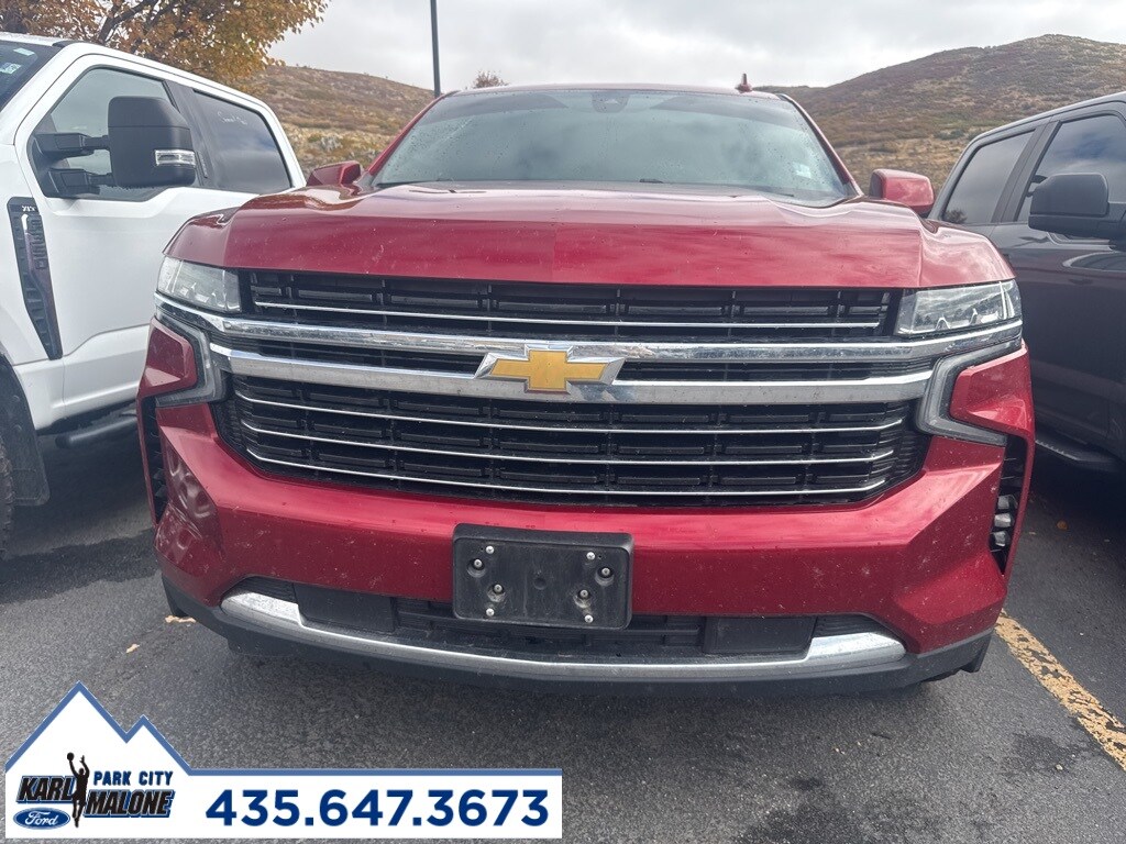 2021 Chevrolet Suburban LT photo 2