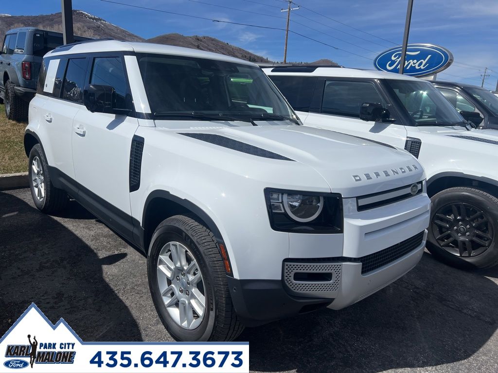 2023 Land Rover Defender S's photo