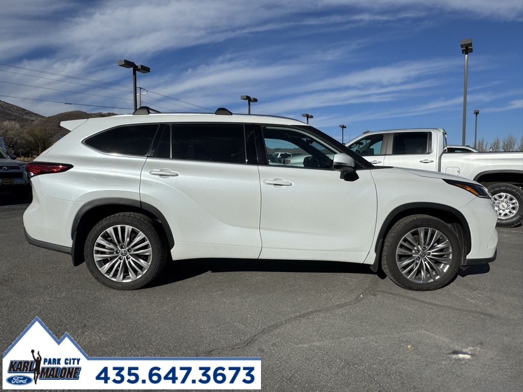 Used 2022 Toyota Highlander Platinum SUV