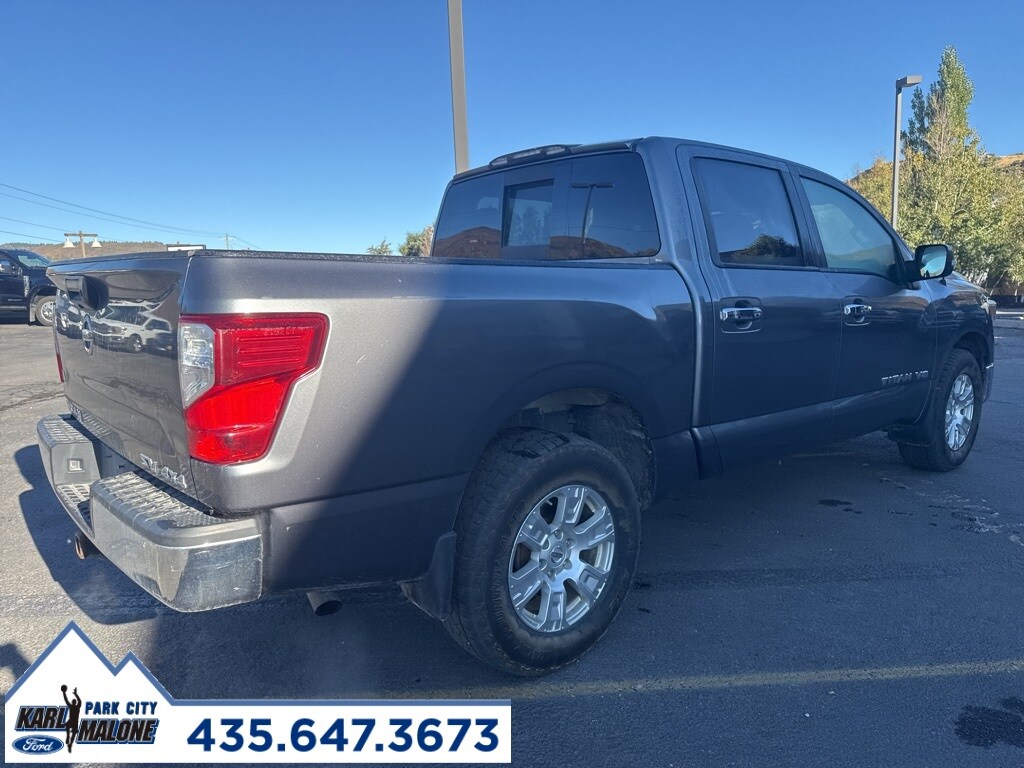 2018 Nissan Titan SV photo 3