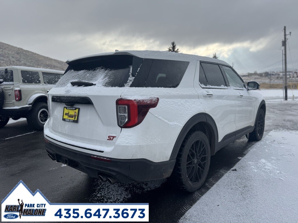 2022 Ford Explorer ST photo 3