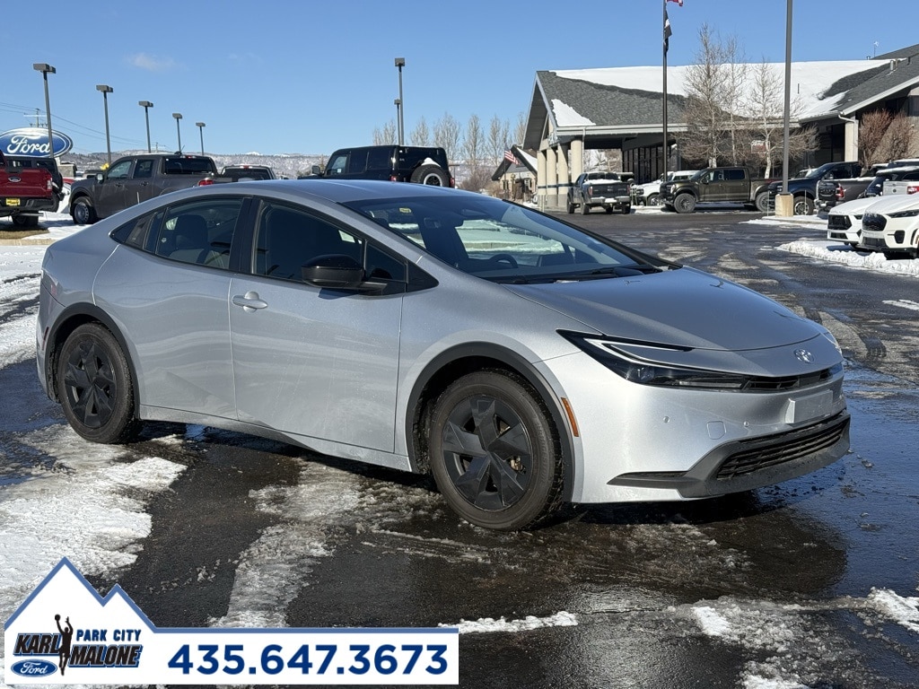 2024 Toyota Prius Limited's photo