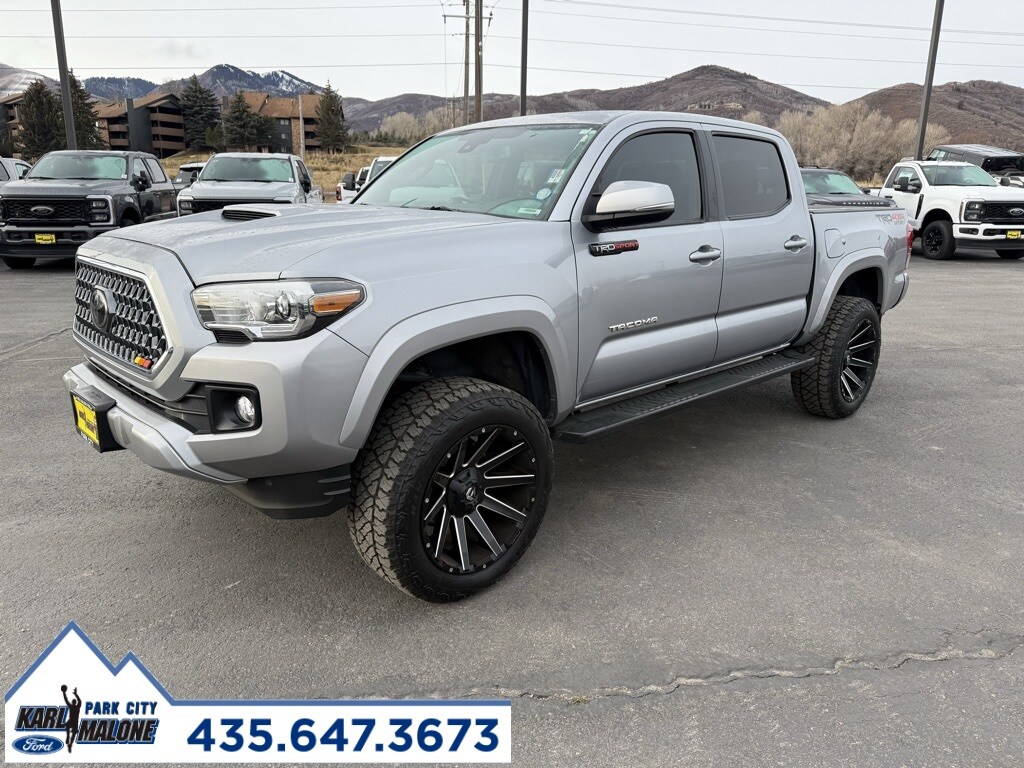 2019 Toyota Tacoma TRD Sport V6 photo 2