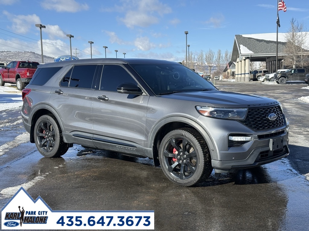 2021 Ford Explorer ST's photo