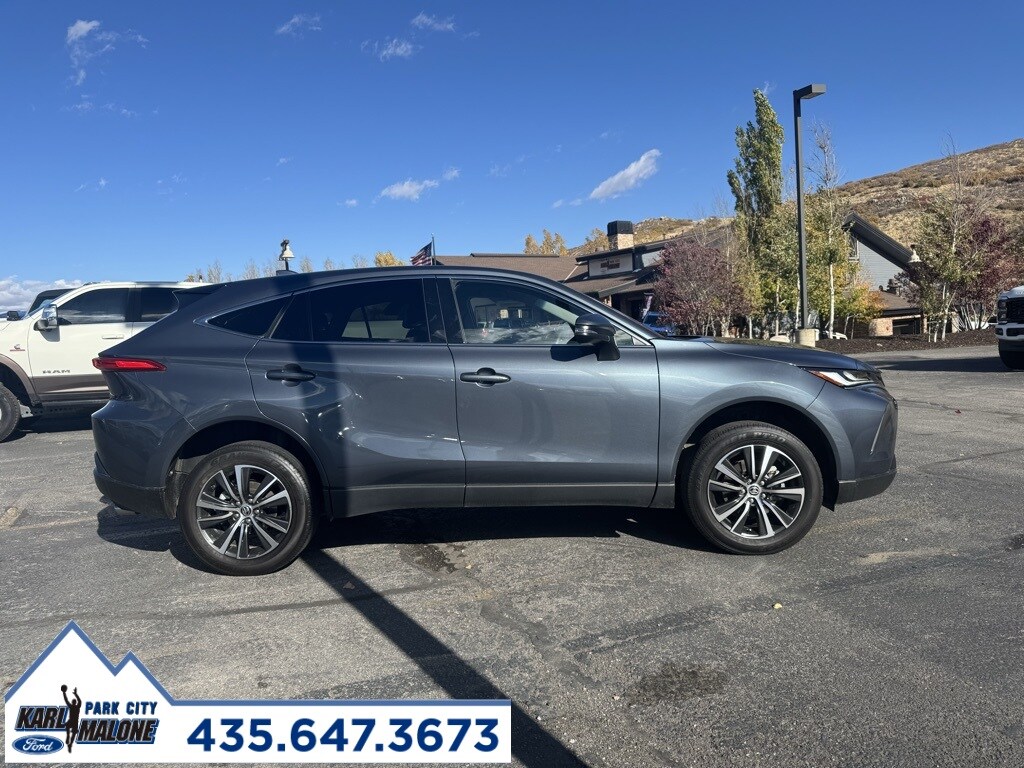 2024 Toyota Venza LE photo 2