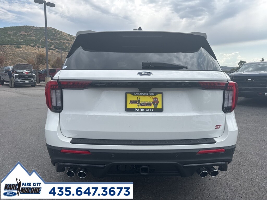 2025 Ford Explorer ST photo 4