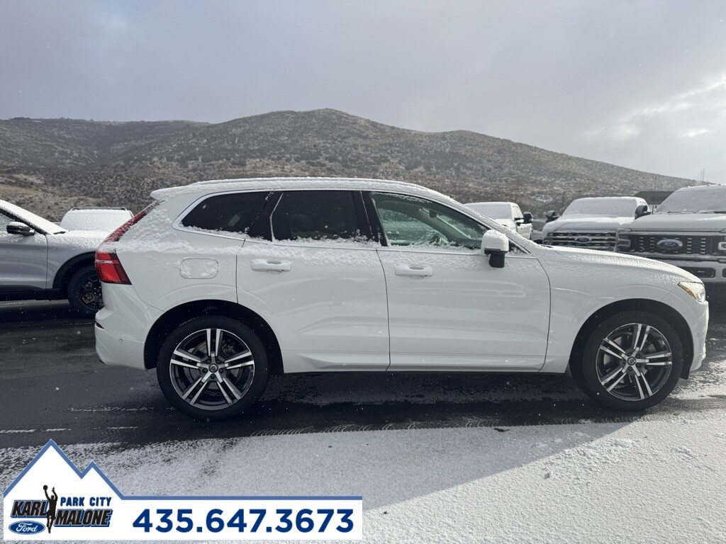 2019 Volvo XC60 T6 Momentum photo 2