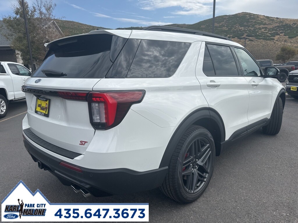 2025 Ford Explorer ST photo 3