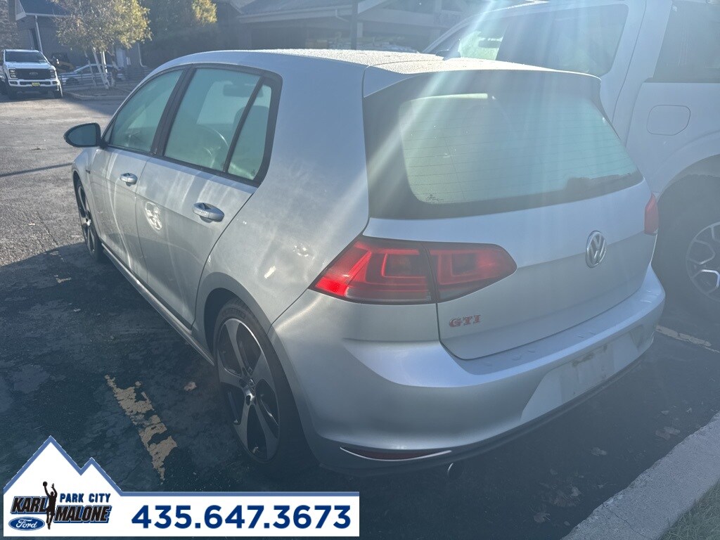 2016 Volkswagen Golf GTI SE photo 3
