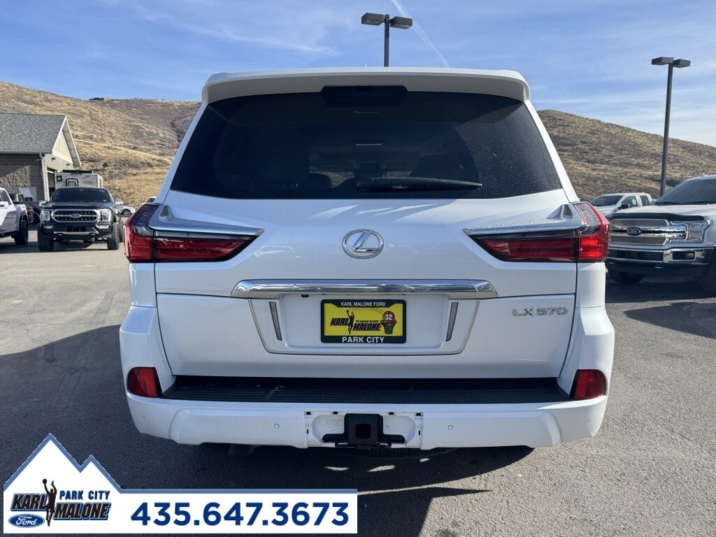 2021 Lexus LX 570 Three-Row photo 3
