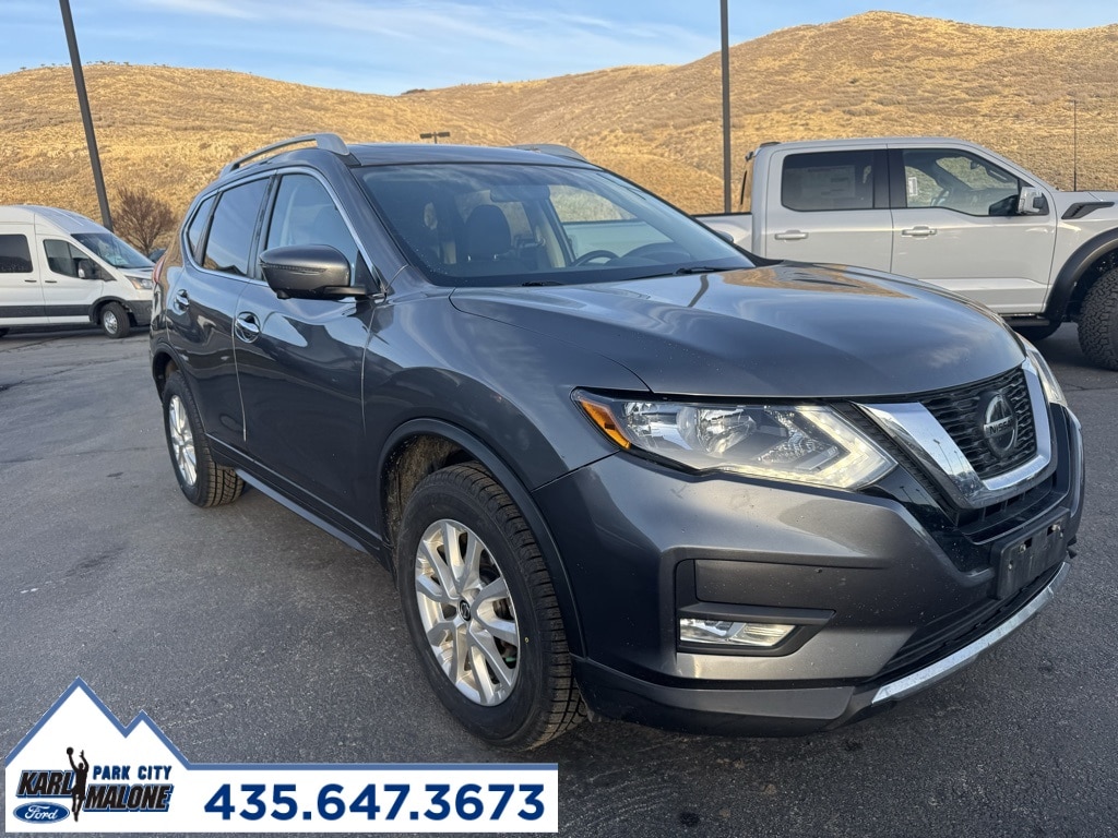 2018 Nissan Rogue SV's photo