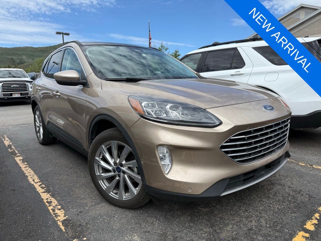 2021 Ford Escape Titanium AWD Hybrid's photo